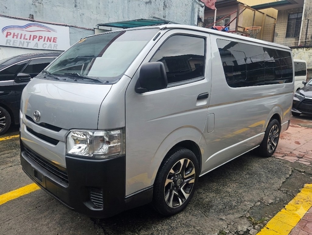 2022 Toyota Hiace Commuter DeContent MT